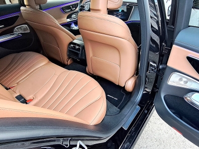 Mercedes-Benz E 300 e AMG