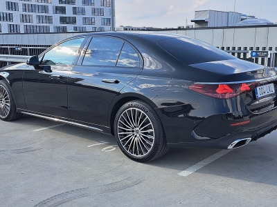 Mercedes-Benz E 300 e AMG