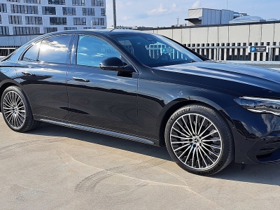 Mercedes-Benz E 300 e AMG
